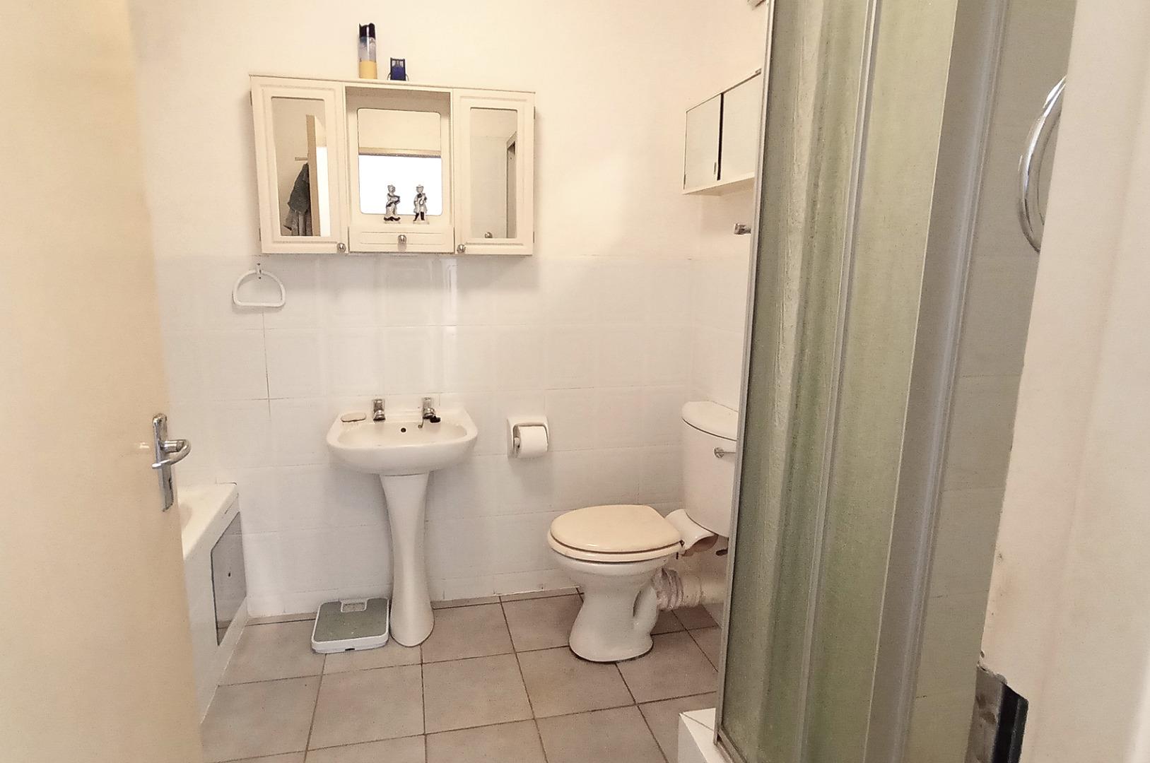 754773_bath1.jpg