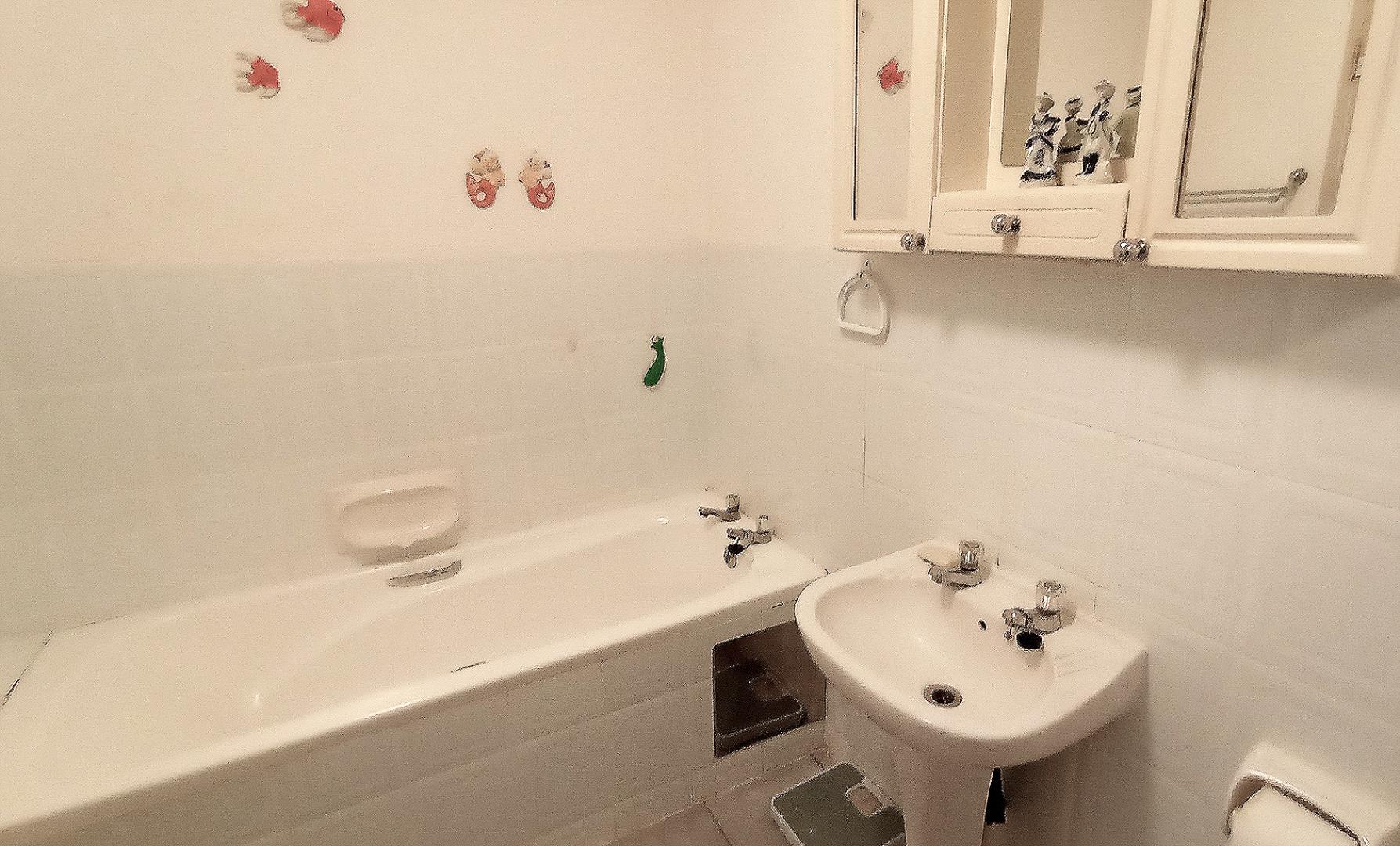 754773_bath2.jpg