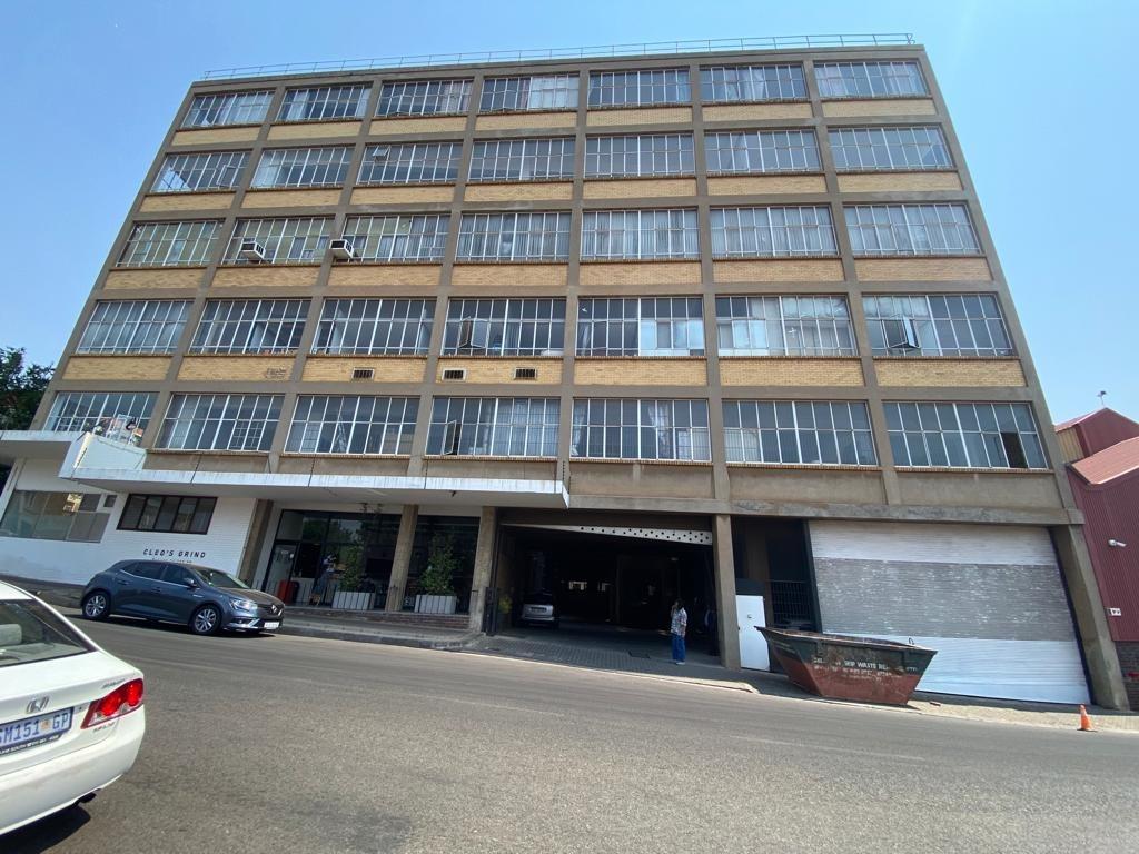 305845539.jpg