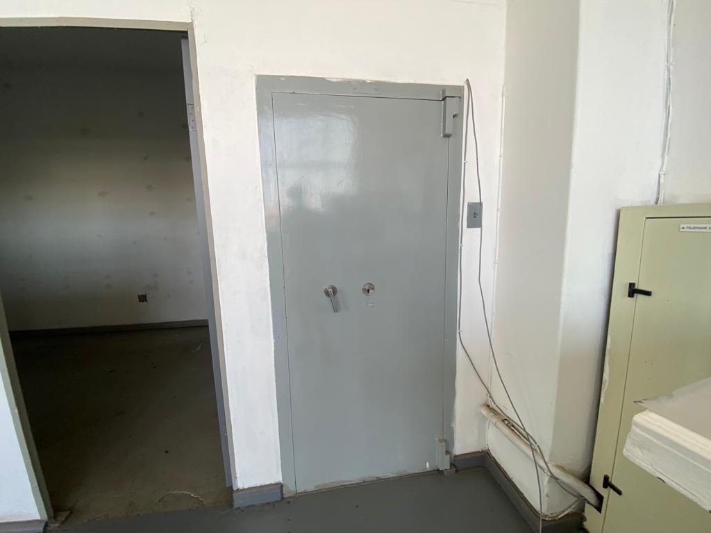 305845544.jpg