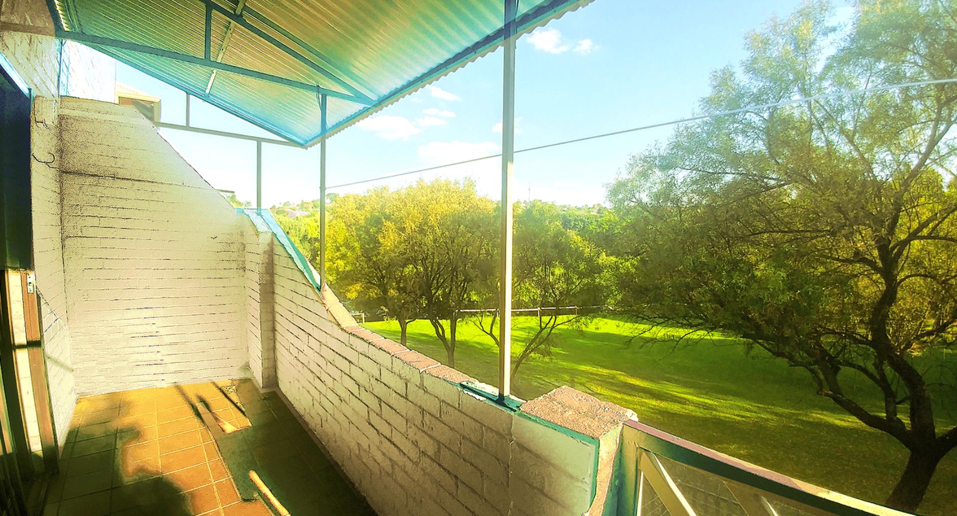 730615_balcony.jpg