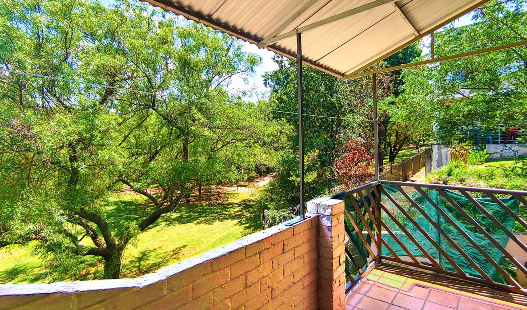 730615_balcony_view.jpg