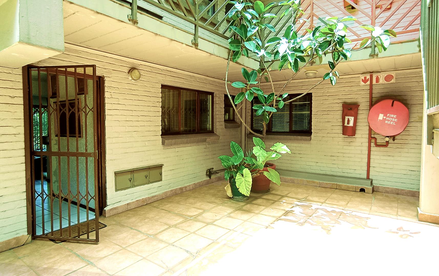 730615_courtyard.jpg
