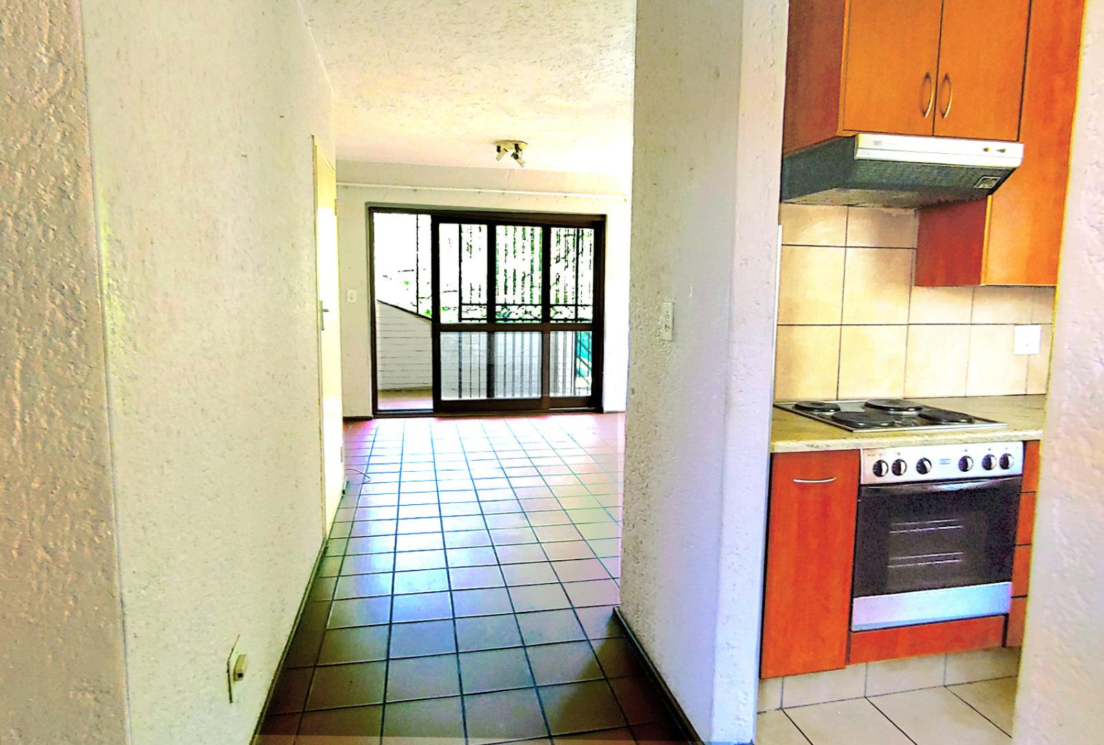 730615_hallway2.jpg