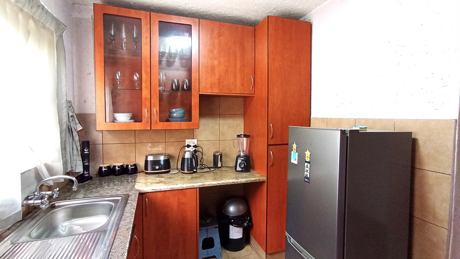 730615_kitchen1.jpg