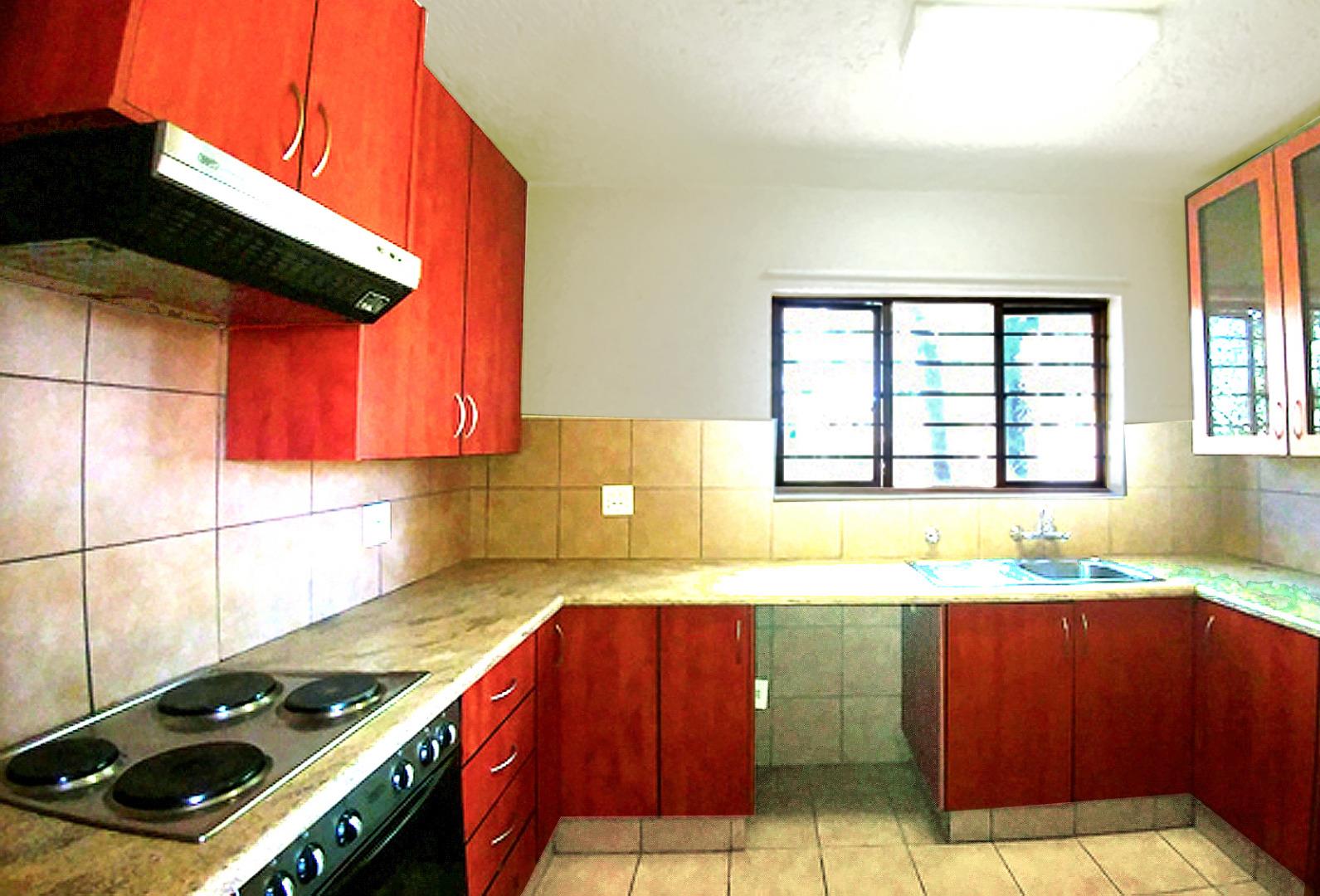 730615_kitchen2.jpg