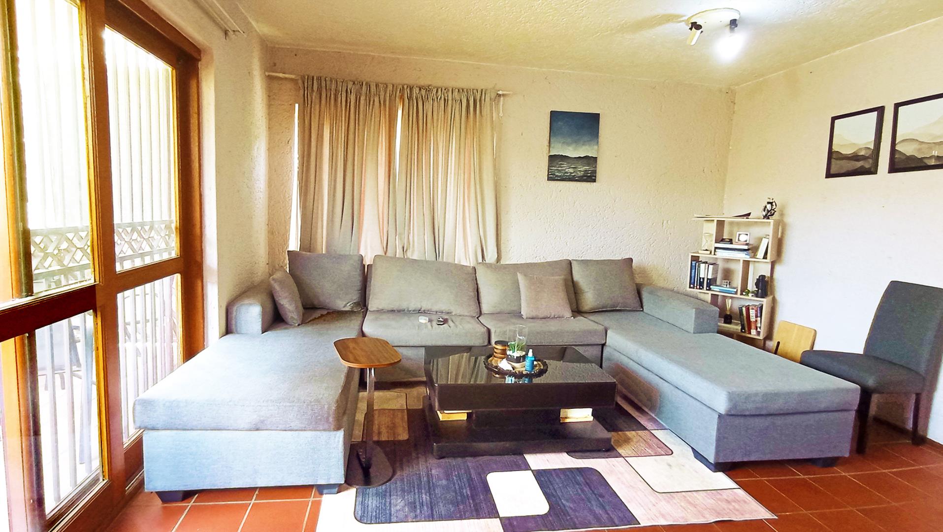 730615_lounge1.jpg