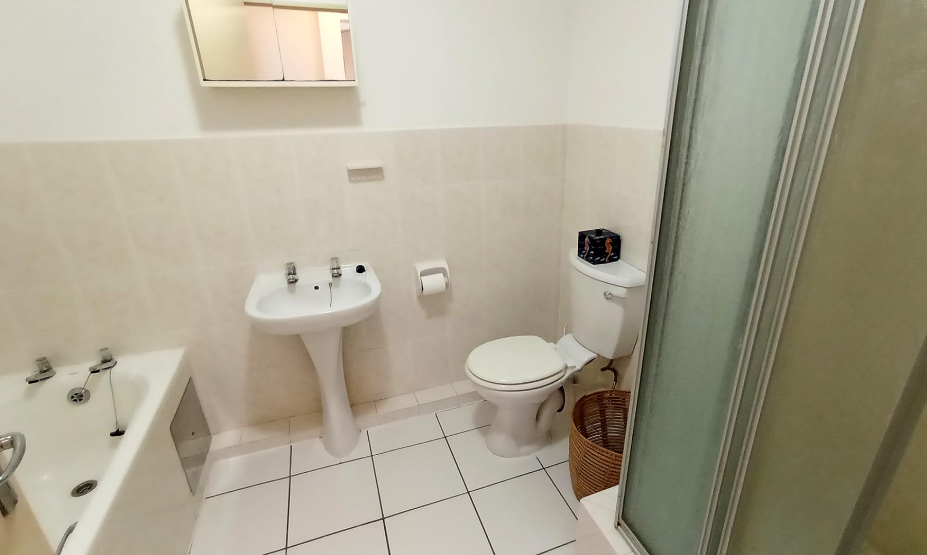 739821_bath.jpg