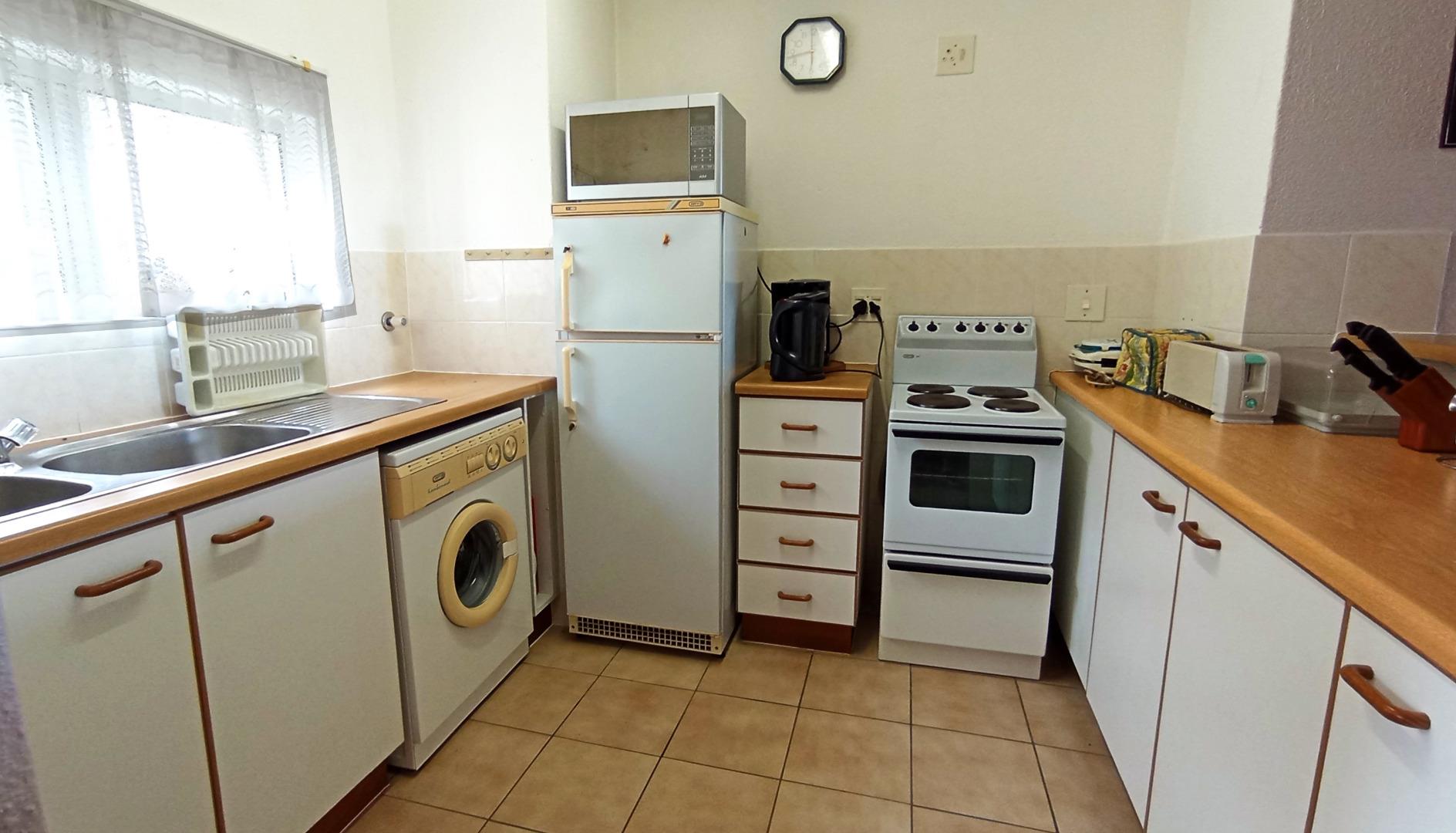 739821_kitchen1.jpg