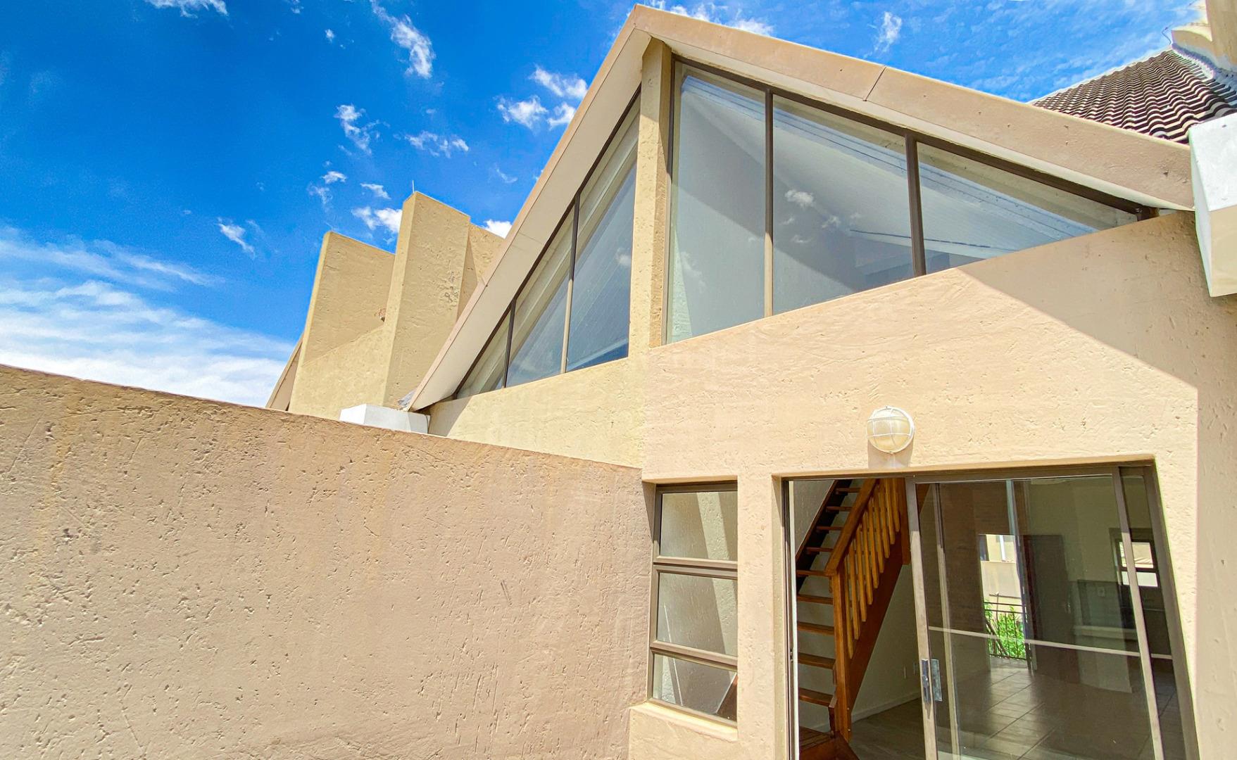 740457_balcony_complex4.jpg