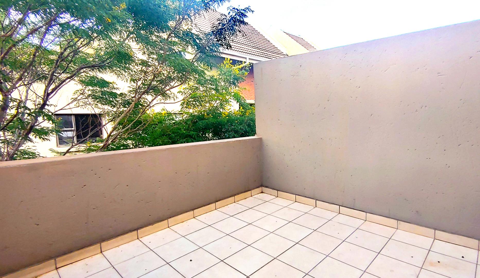 740457_balcony_first1.jpg