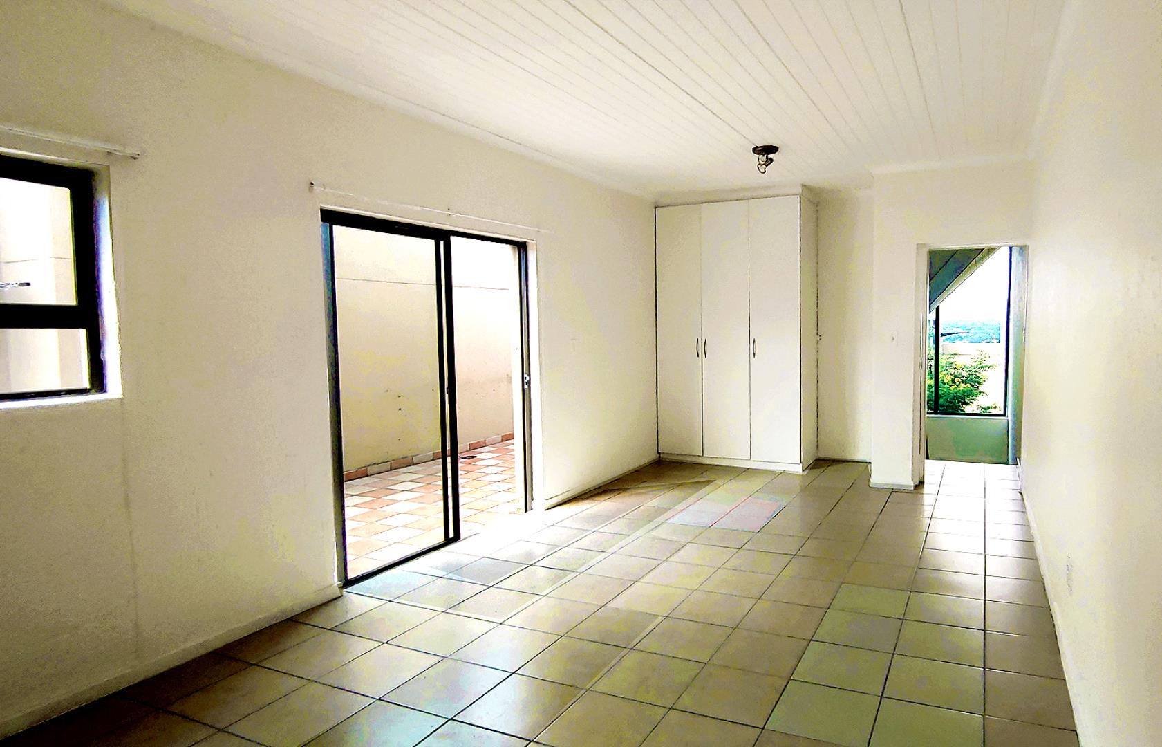 740457_balcony_skylight.jpg