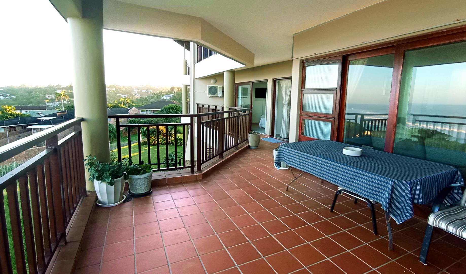 751332_balcony1.jpg