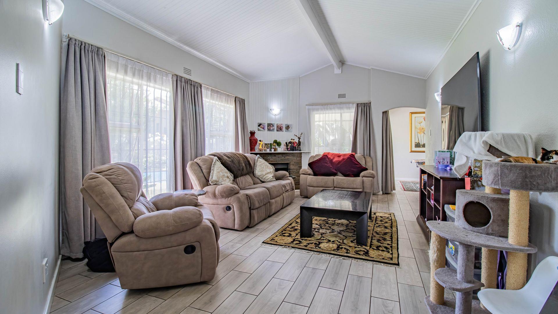 764128_IMG_1753-HDR.jpg