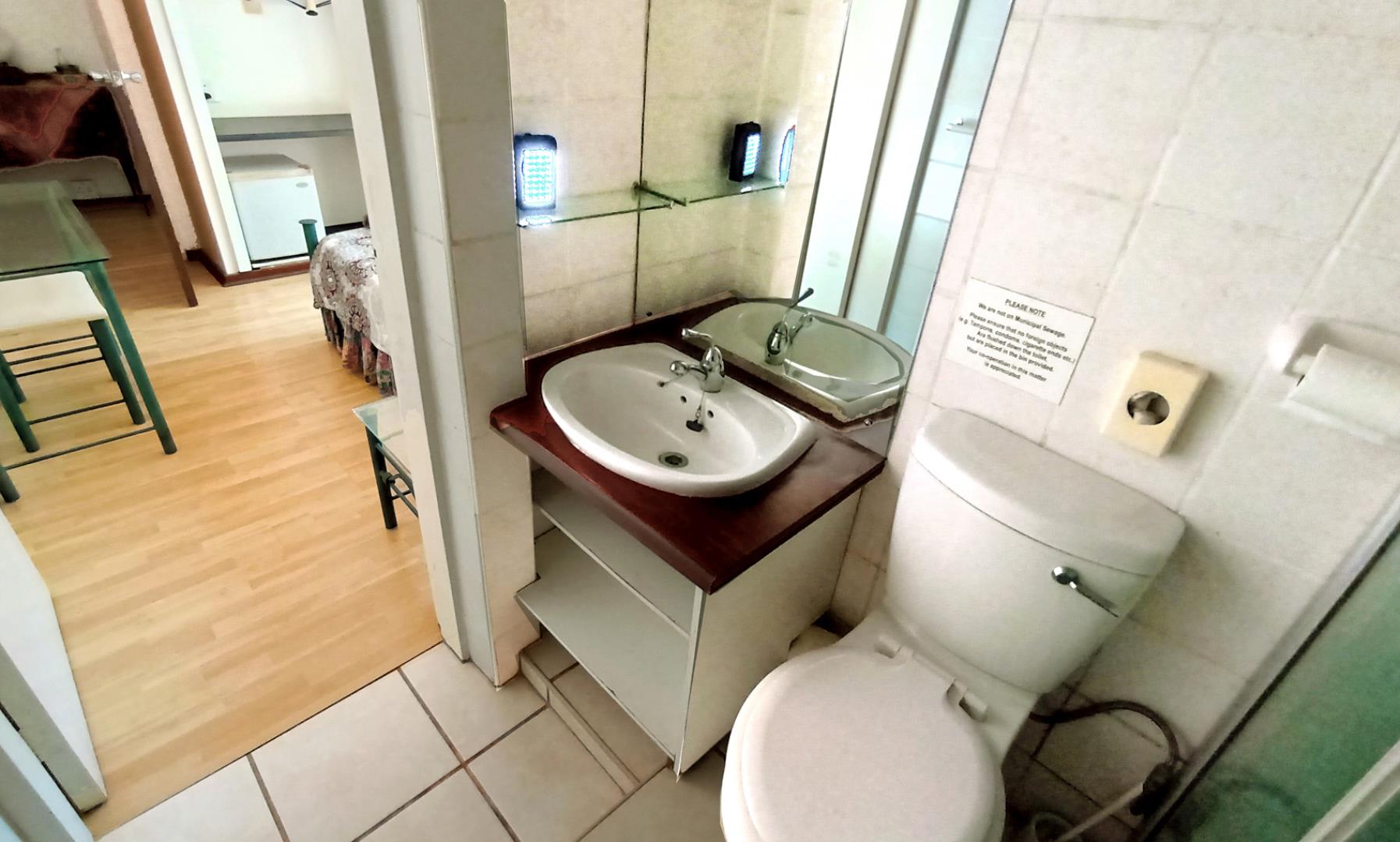 765156_bath3.jpg