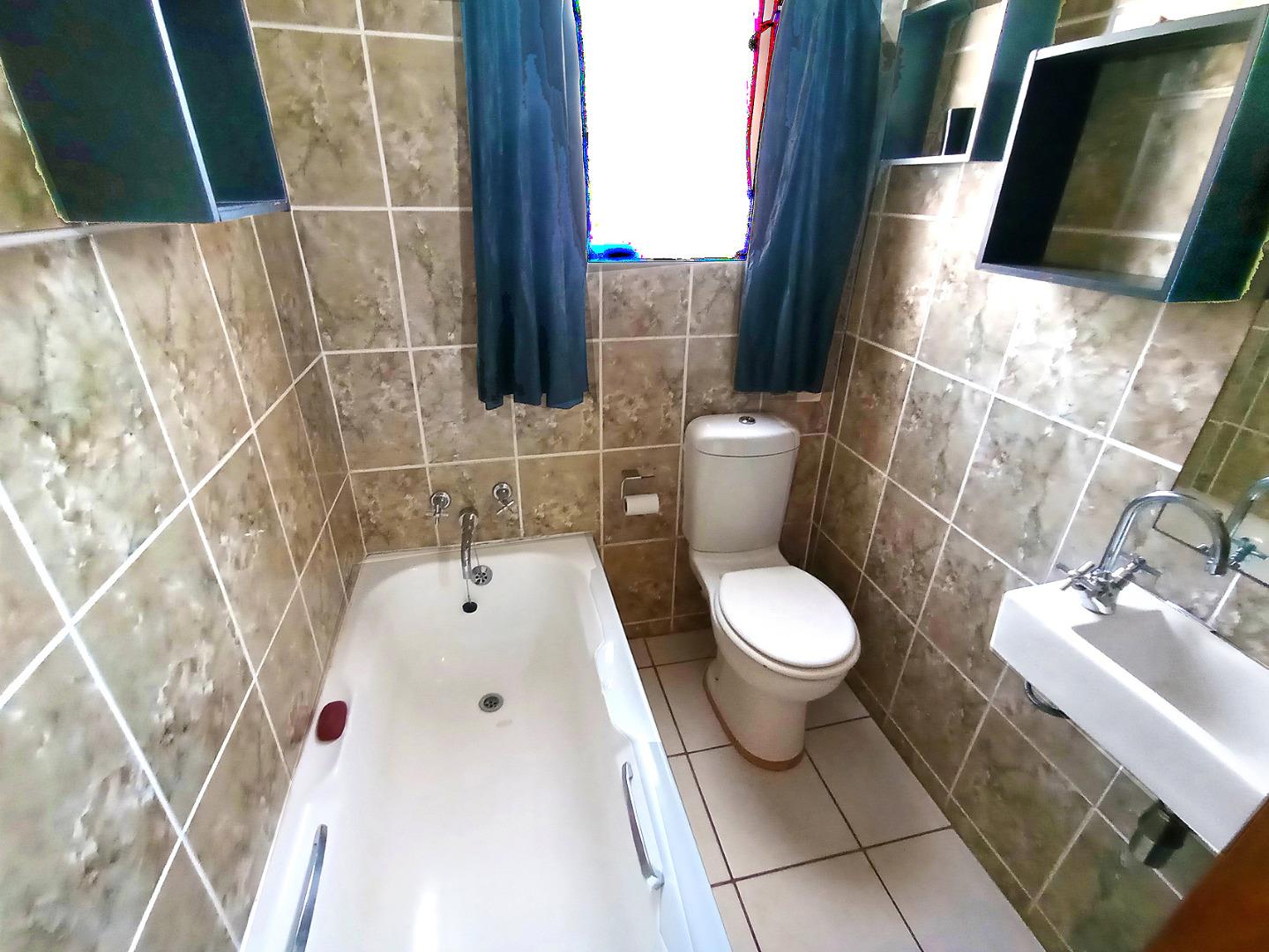 765156_bath5.jpg