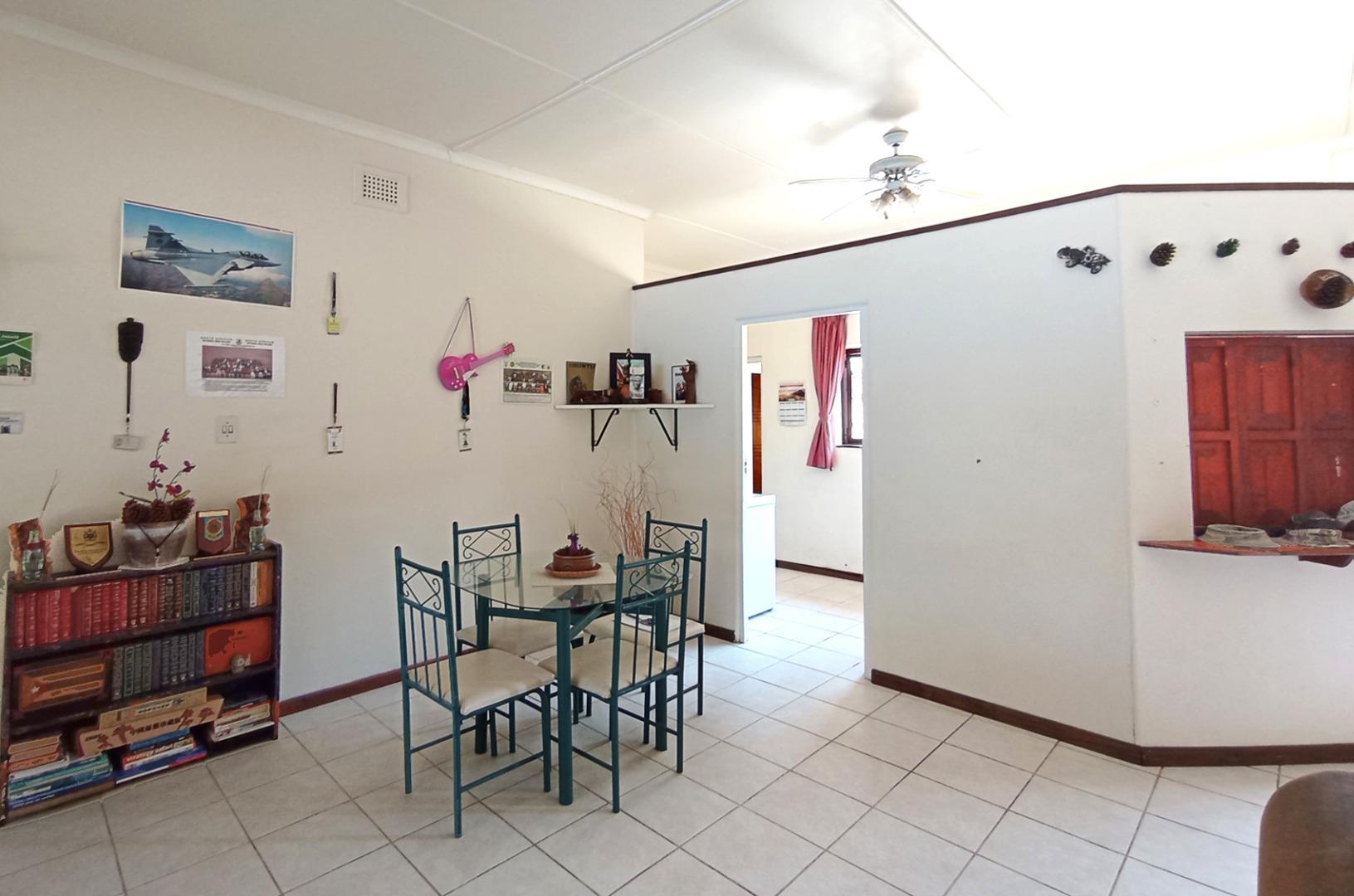 765156_lounge5.jpg