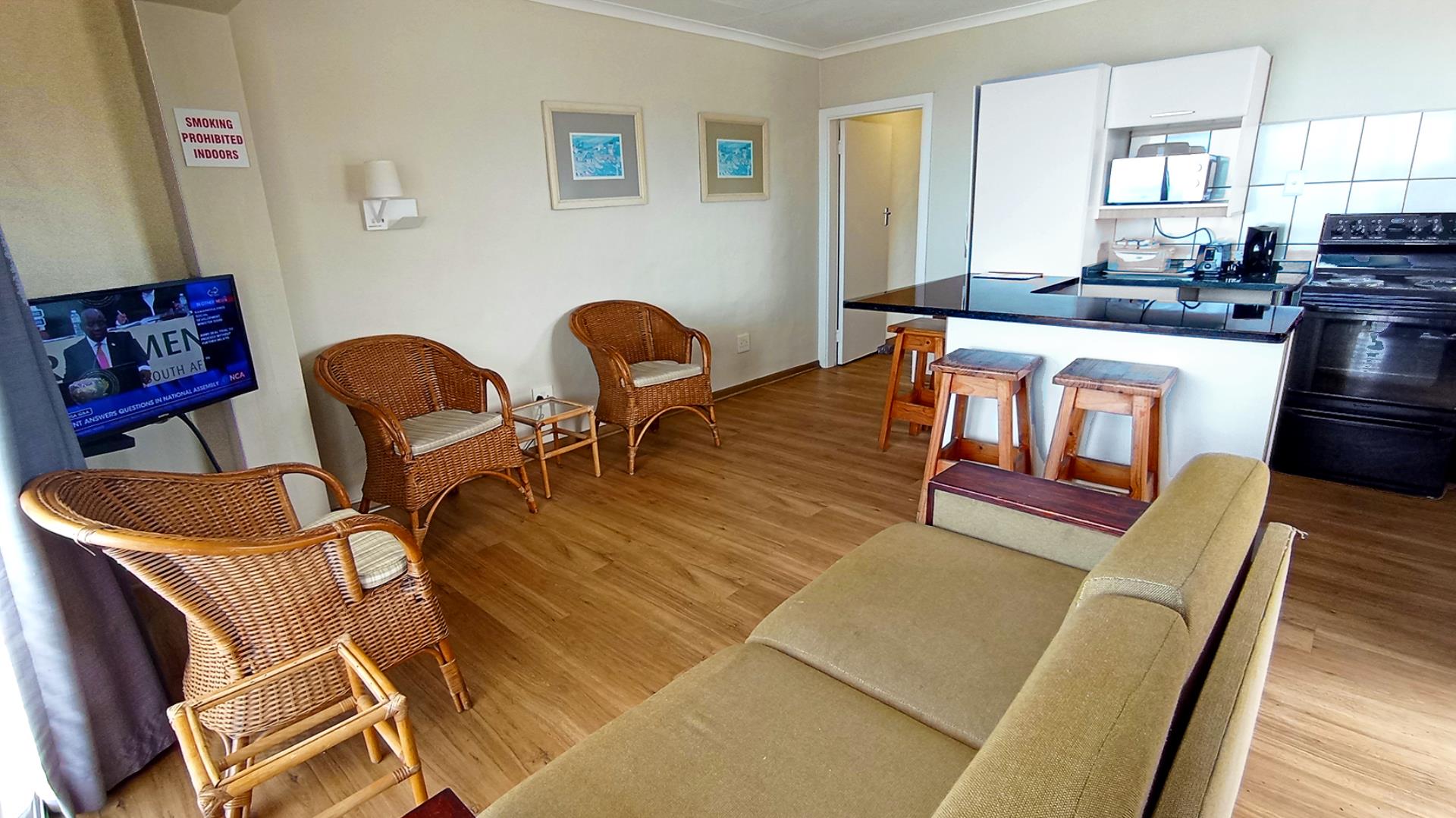 765701_lounge_upper.jpg