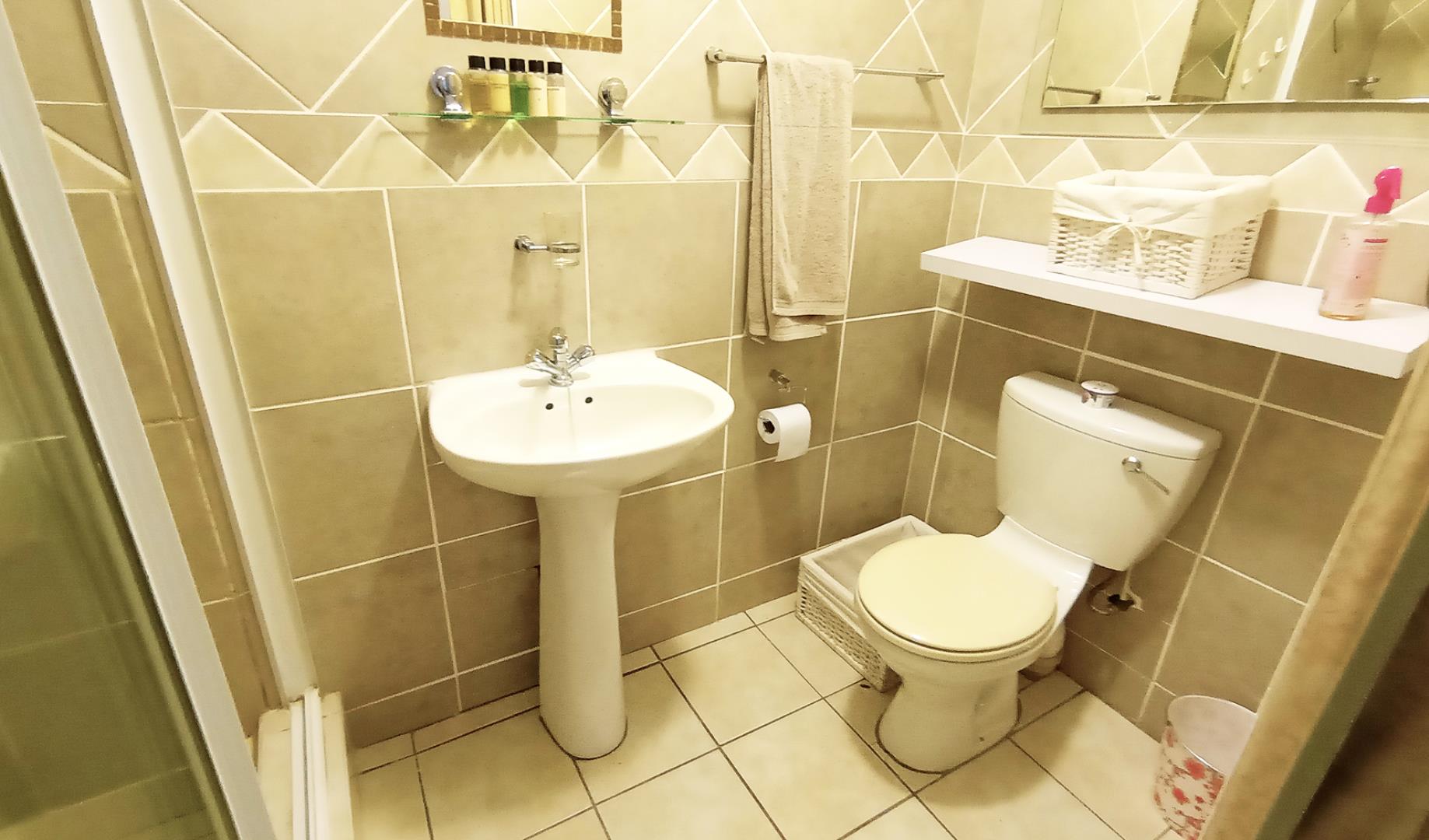 766271_bath2.jpg