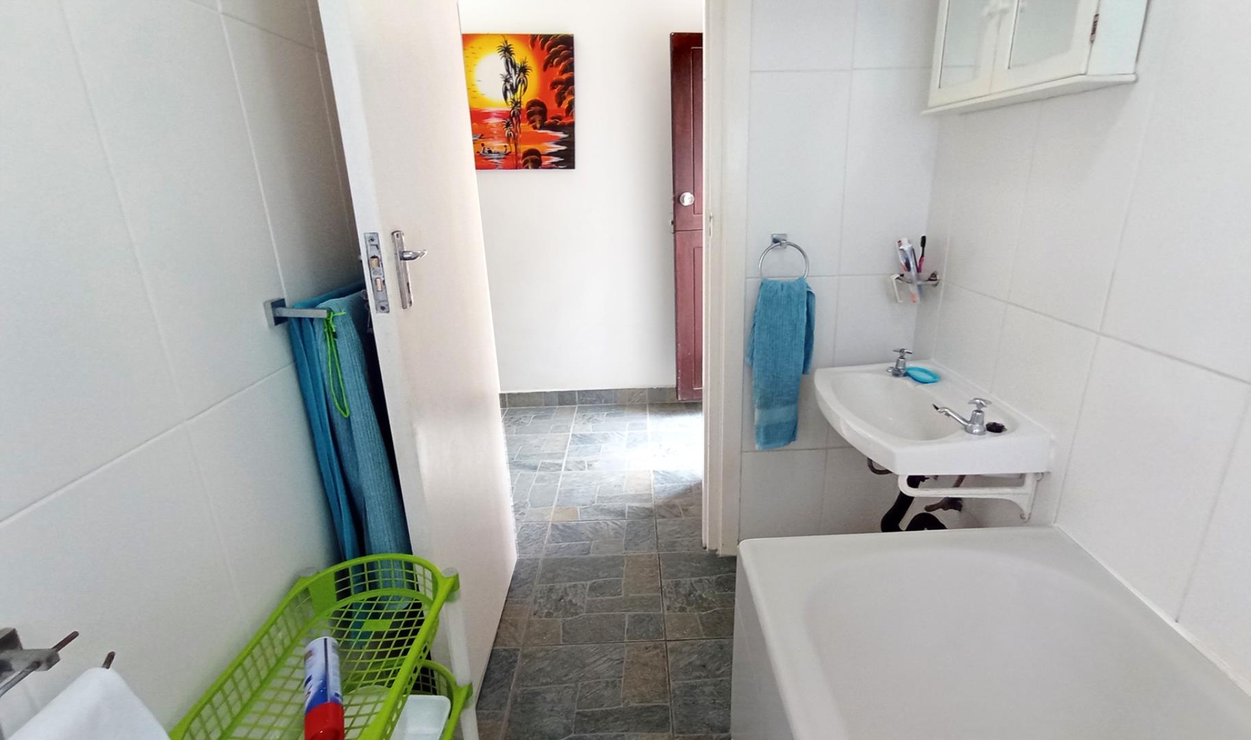 766394_bath1.jpg