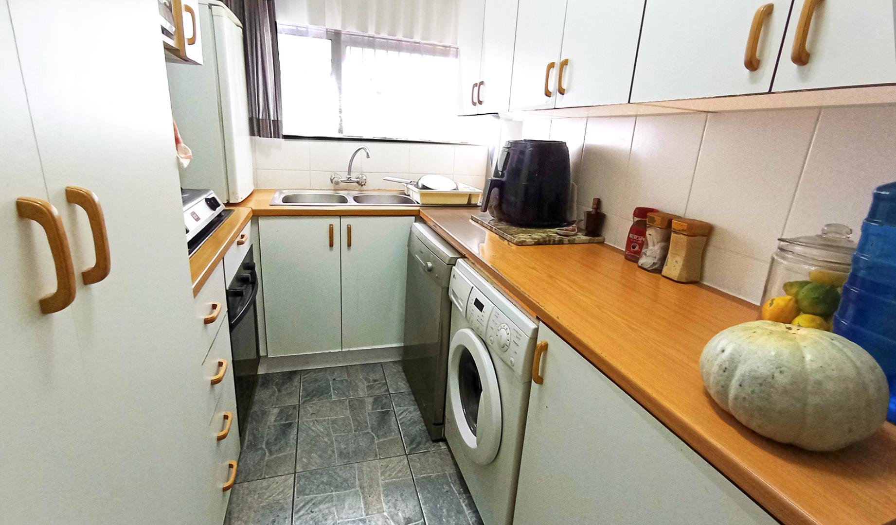 766394_kitchen3.jpg