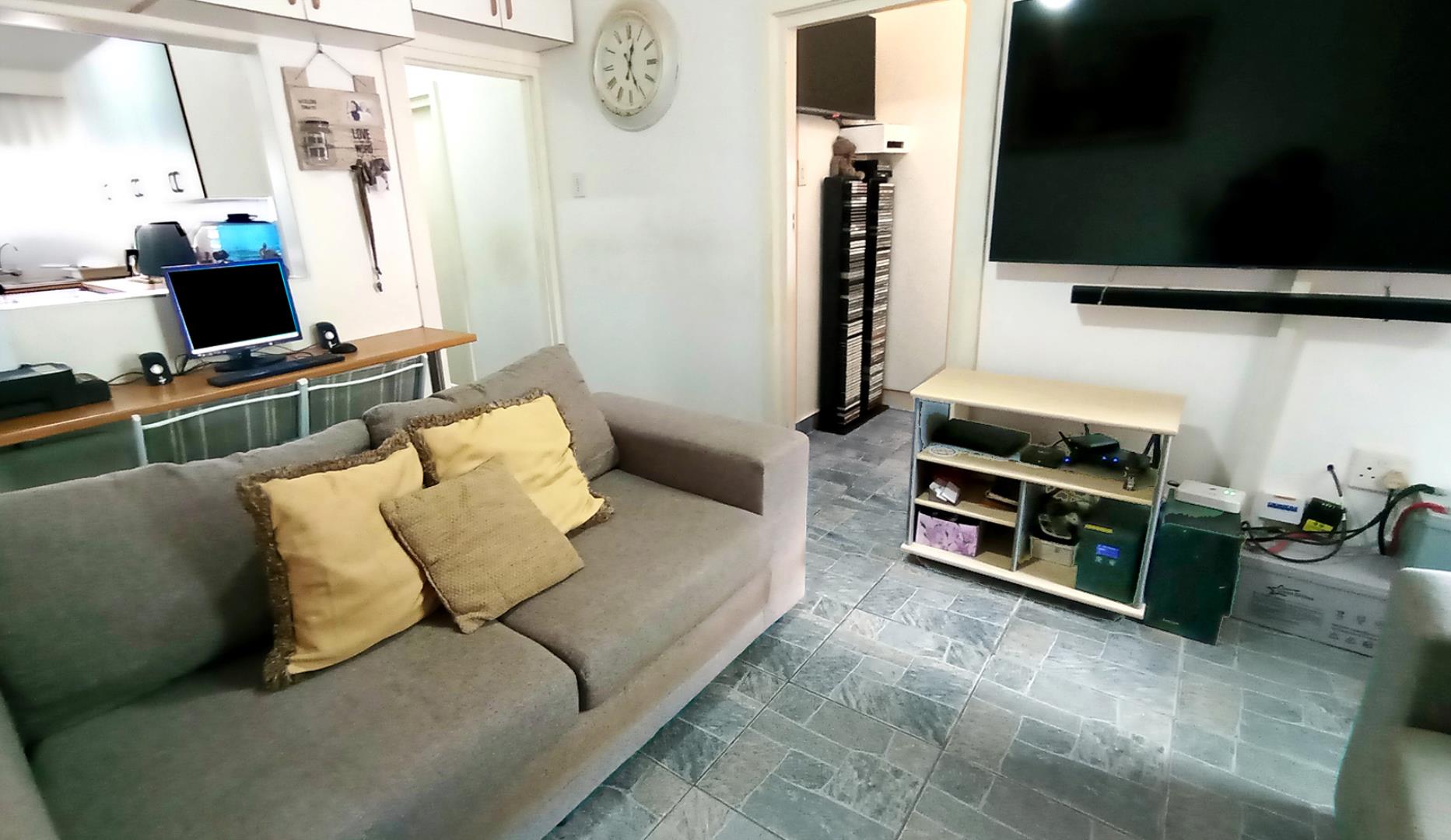 766394_lounge3.jpg
