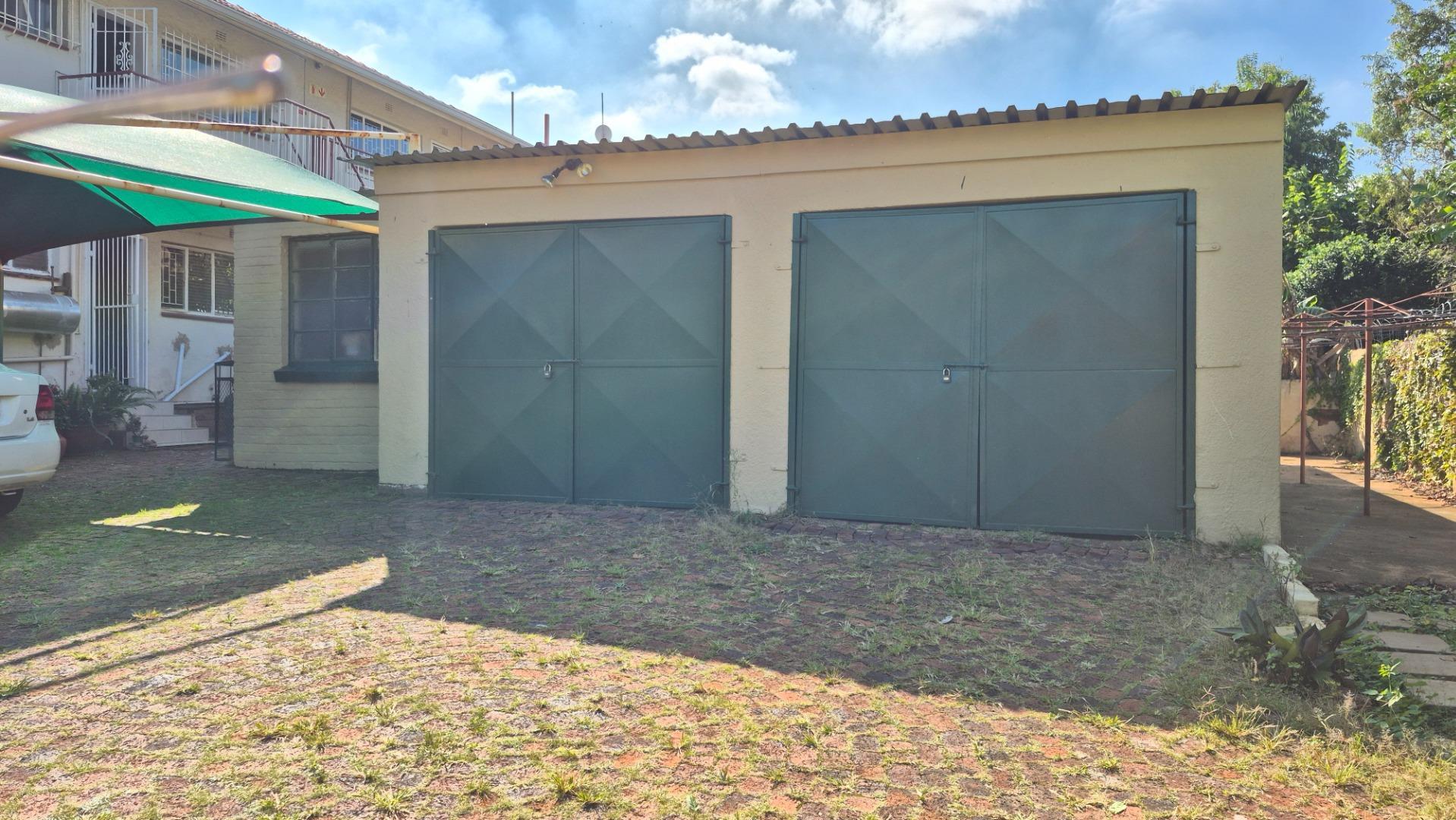 768801_765288_Twee_garages.jpg