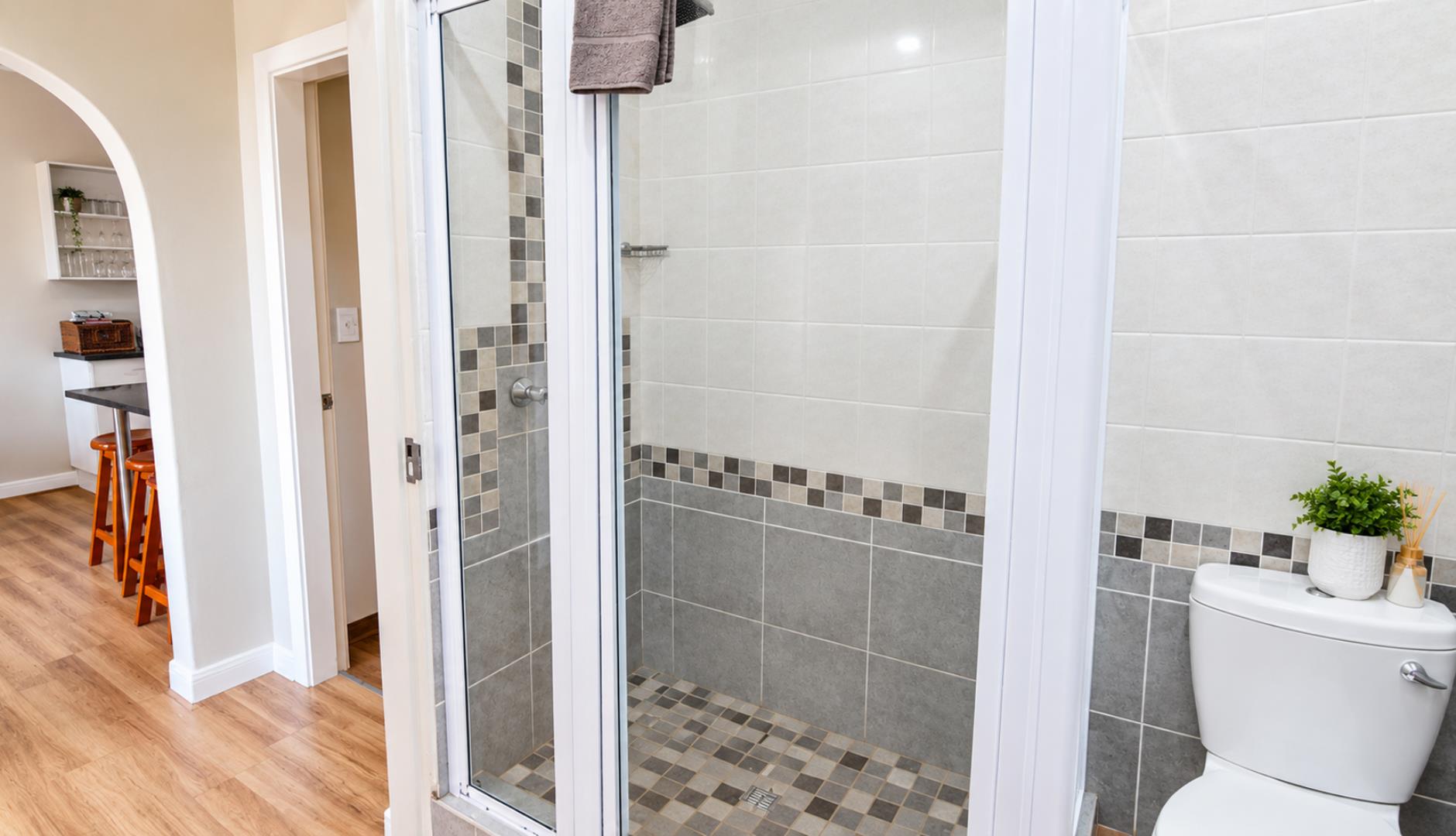 769650_bath2.jpg